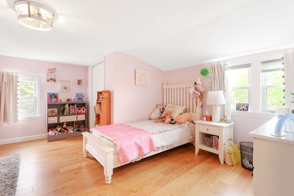 64 Sherwood Rd