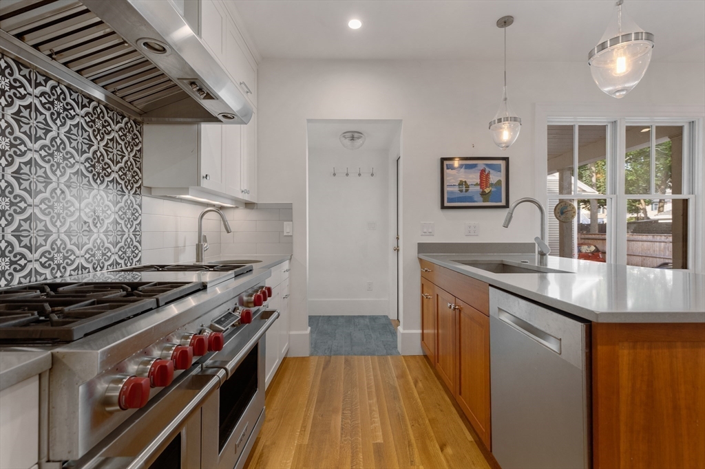 191 Davis Ave