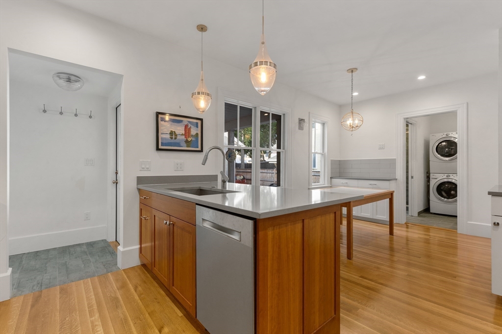 191 Davis Ave