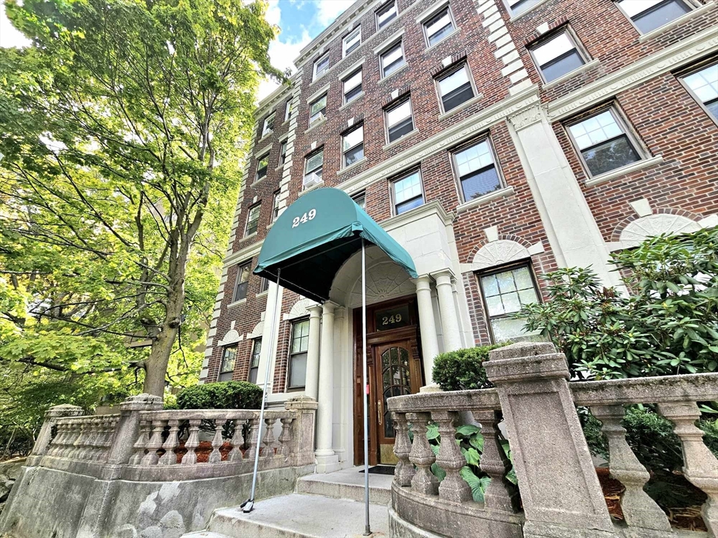 249 Chestnut Hill Ave # 31