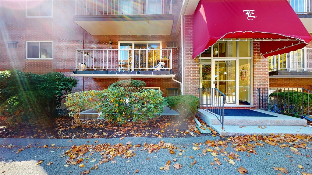 31 Hamlin Ln # B21