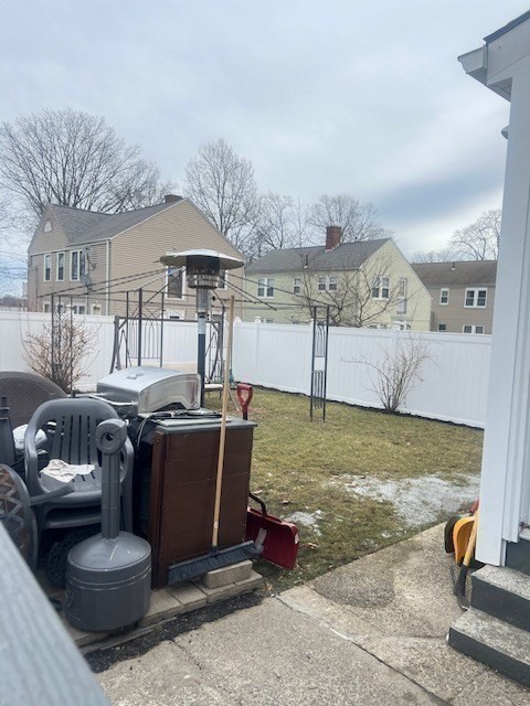 18 Lawn Ave
