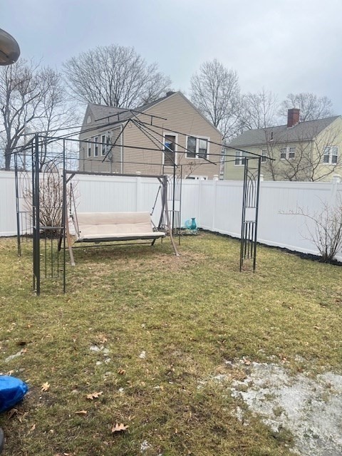 18 Lawn Ave
