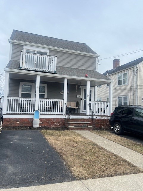 18 Lawn Ave