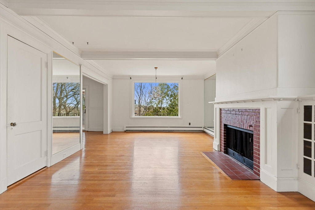 109 Waban Hill Rd N