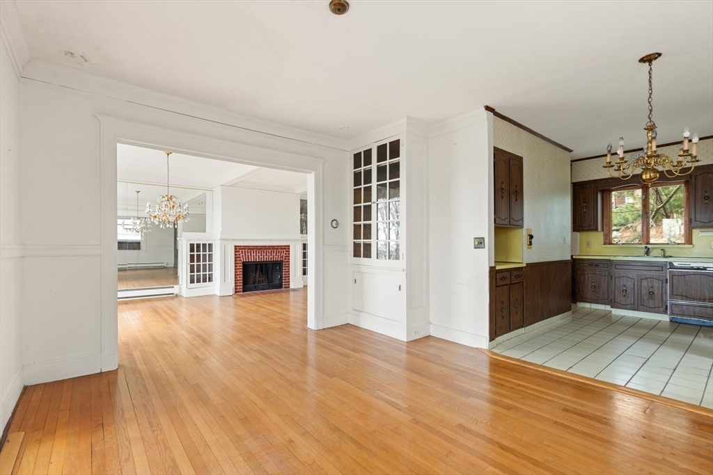 109 Waban Hill Rd N