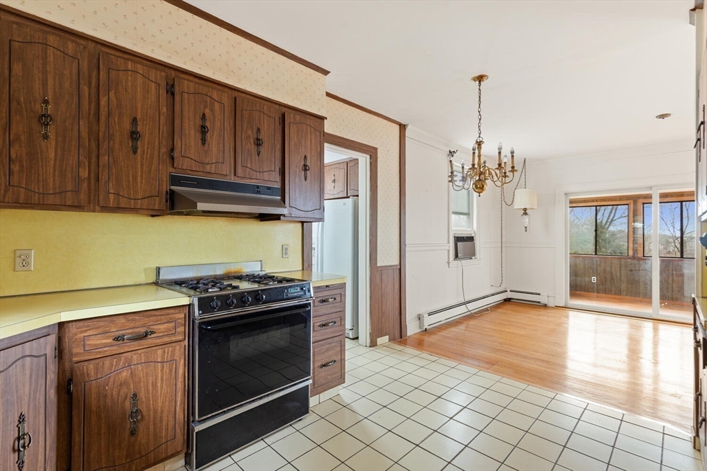 109 Waban Hill Rd N