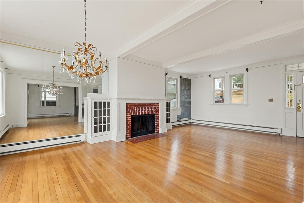 109 Waban Hill Rd N