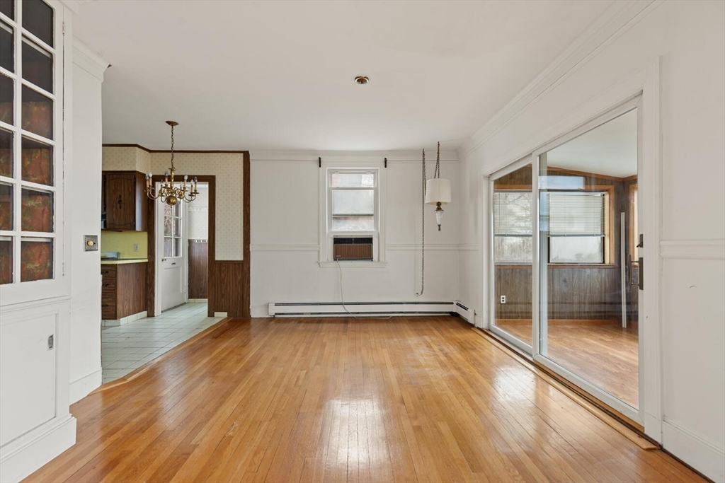 109 Waban Hill Rd N