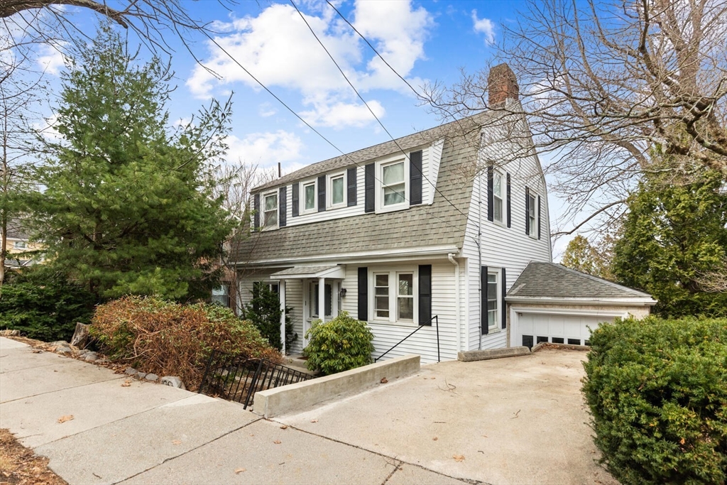 109 Waban Hill Rd N