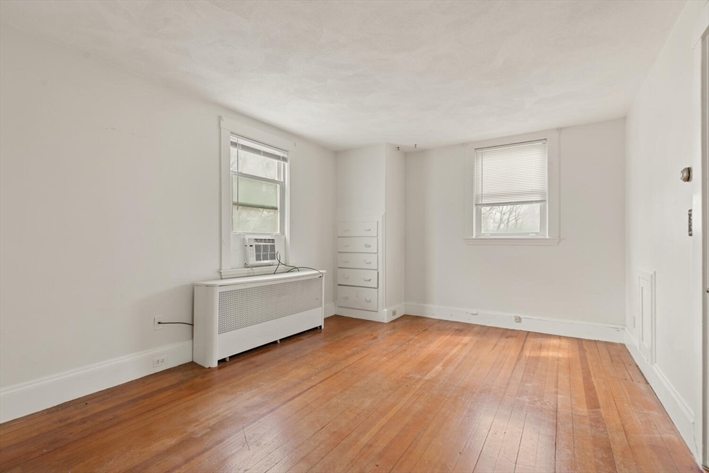 109 Waban Hill Rd N