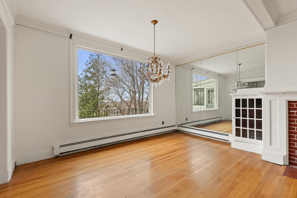 109 Waban Hill Rd N