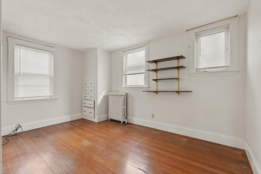 109 Waban Hill Rd N