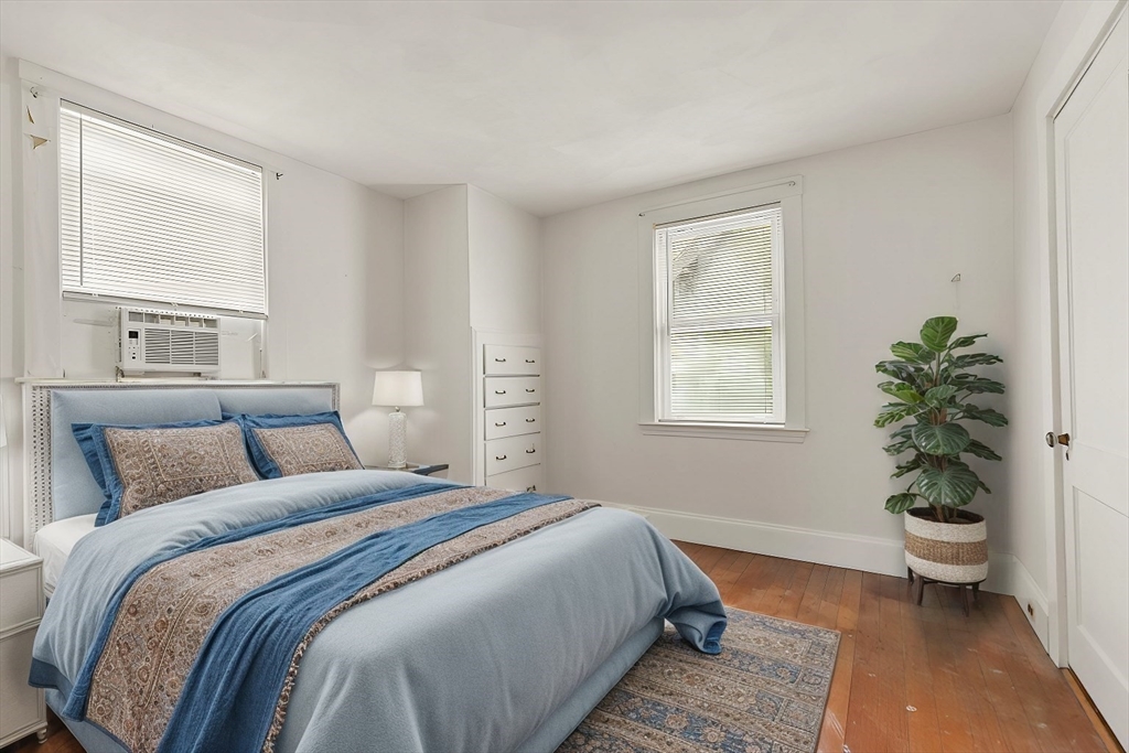 109 Waban Hill Rd N