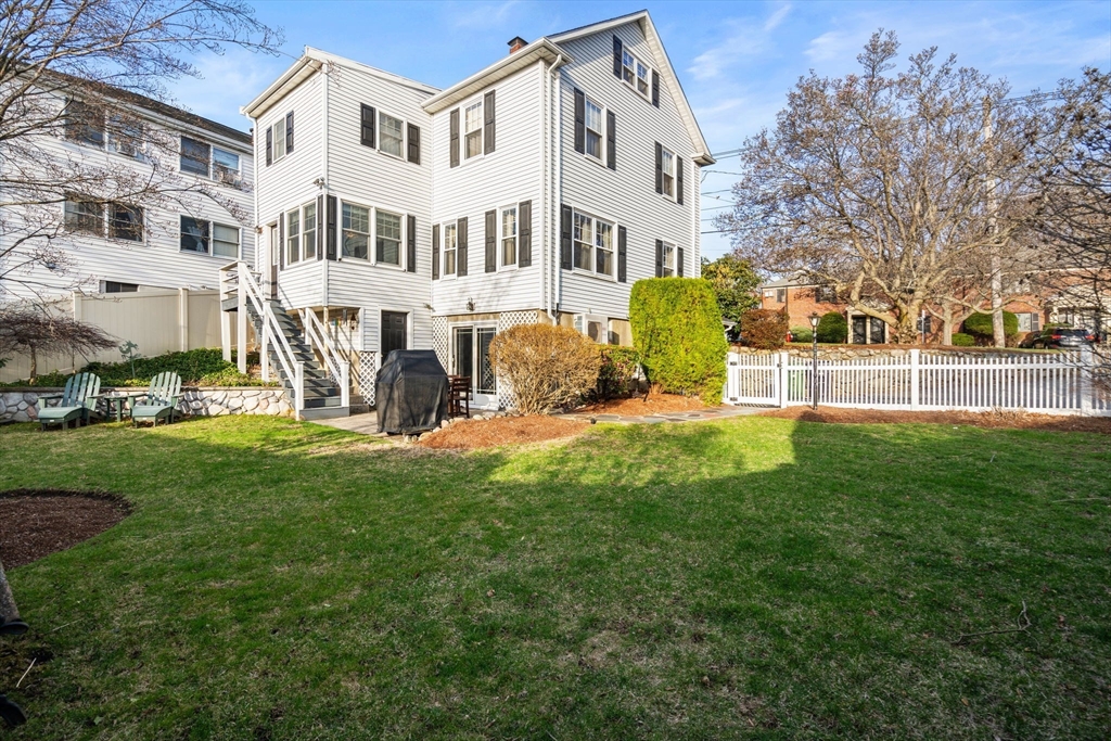 293 Lexington St