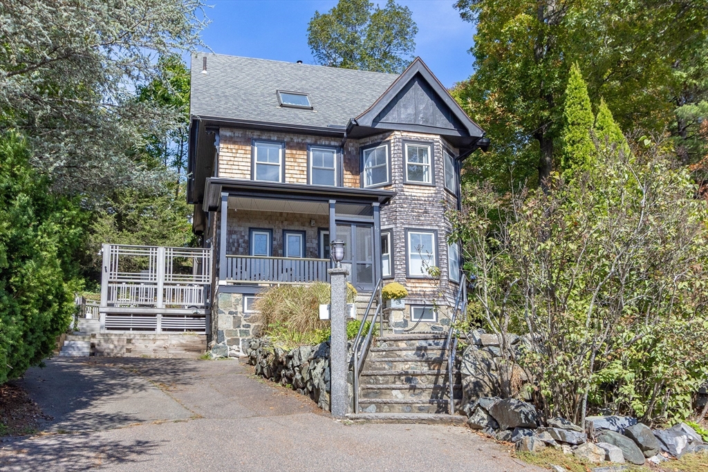 15 Apthorp Rd