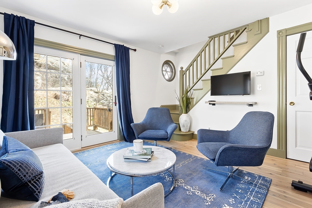 15 Apthorp Rd