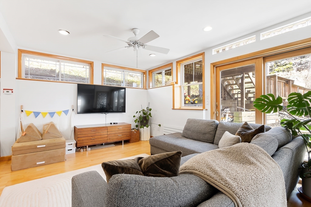 15 Apthorp Rd