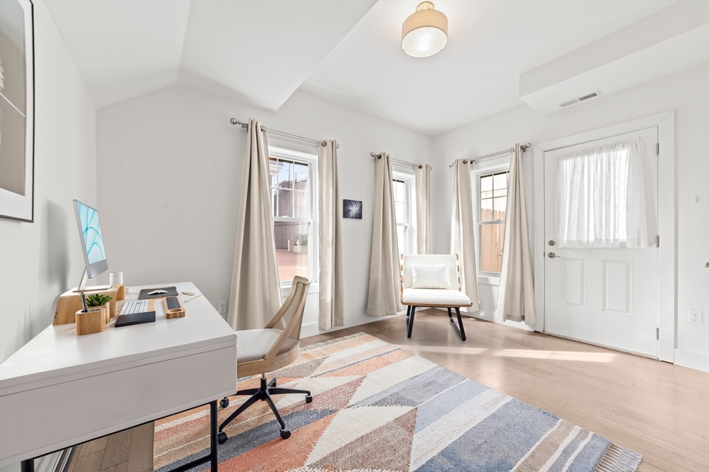 51 Pitman St # 1B