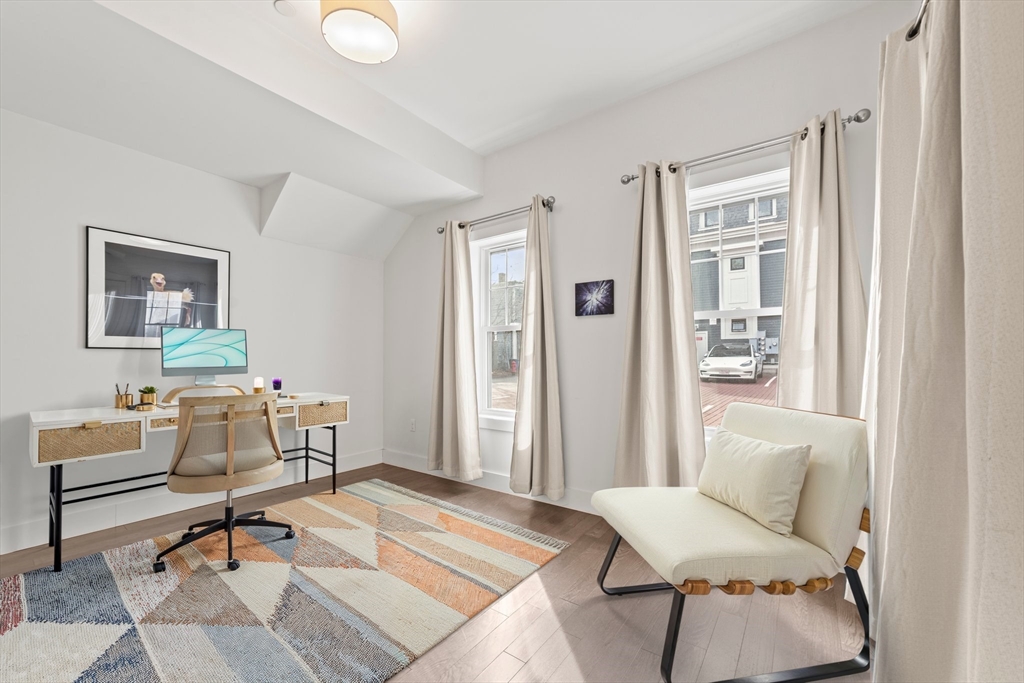 51 Pitman St # 1B