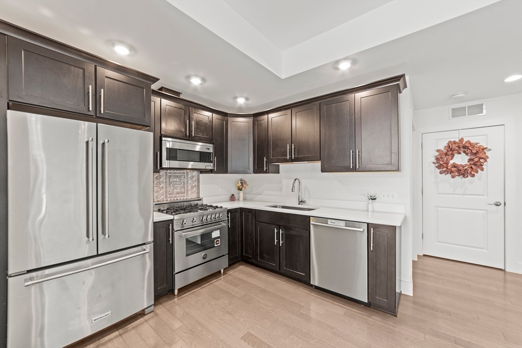 51 Pitman St # 1B