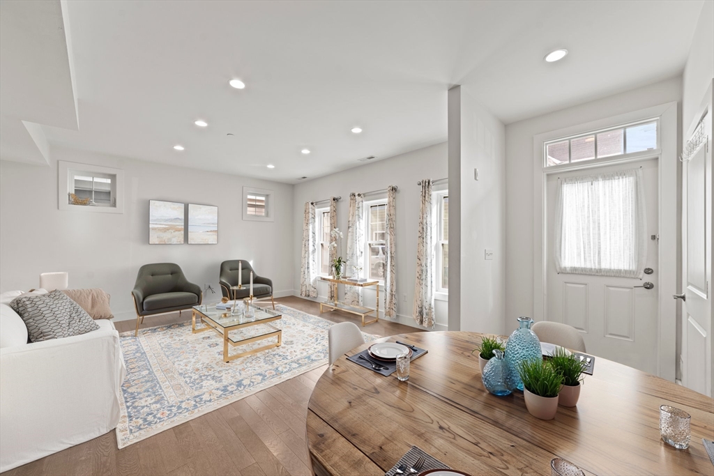 51 Pitman St # 1B