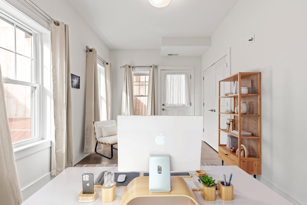 51 Pitman St # 1B