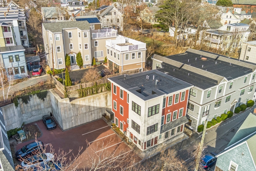 51 Pitman St # 1B
