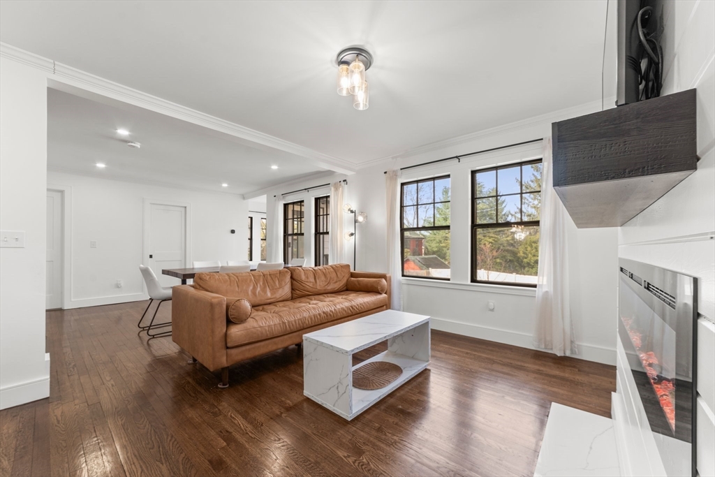 6 Jason Ct