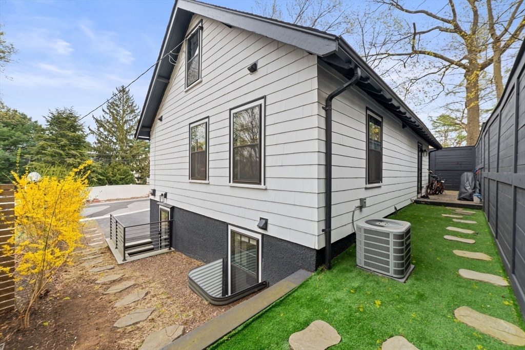 6 Jason Ct