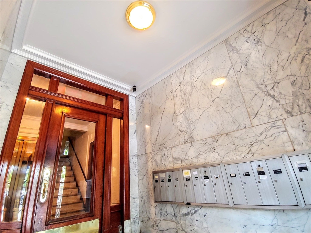 247 Chestnut Hill Ave # 31