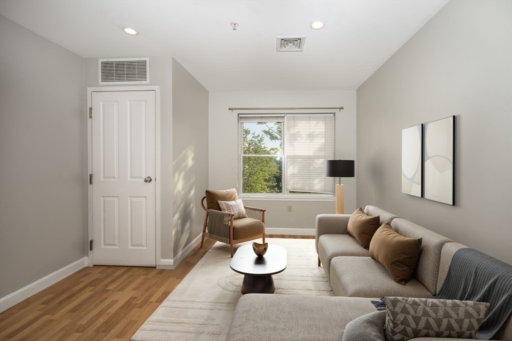 30 Franklin St # 328