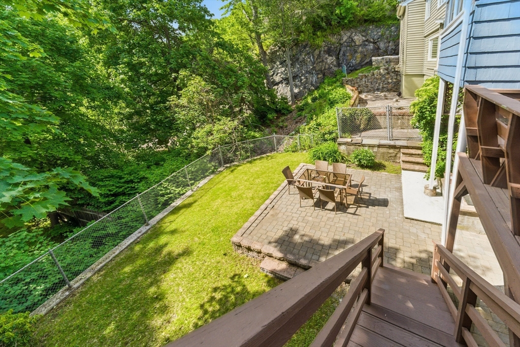 90 Woodland Rd