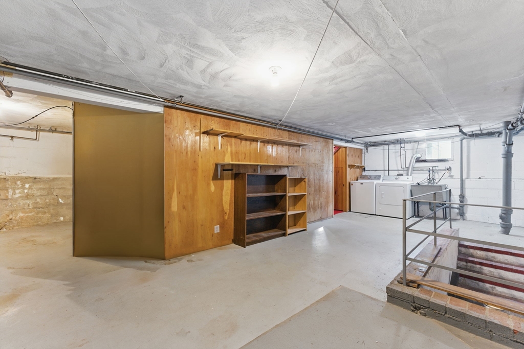 90 Woodland Rd