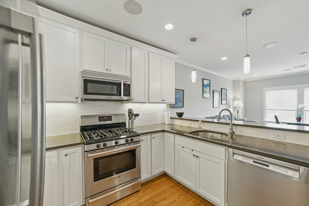 18 Robert St # 6