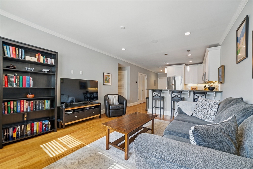 18 Robert St # 6