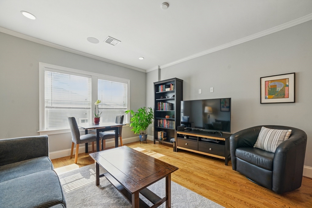 18 Robert St # 6