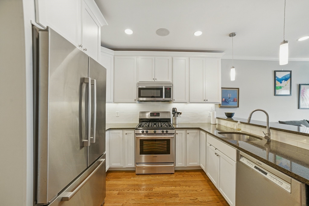 18 Robert St # 6