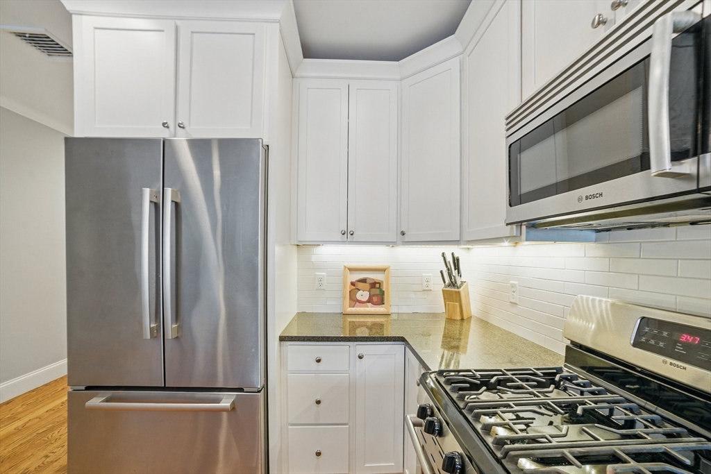 18 Robert St # 6