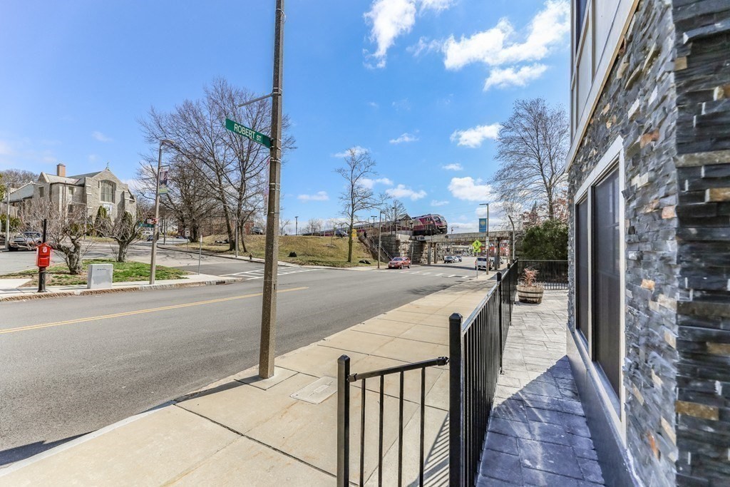 18 Robert St # 6