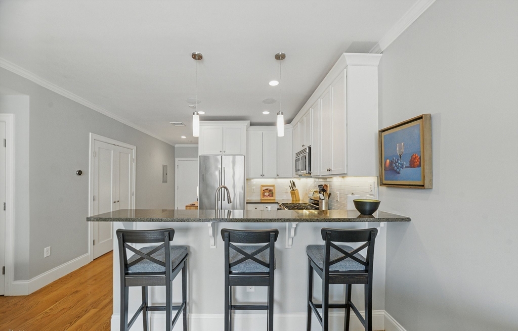 18 Robert St # 6
