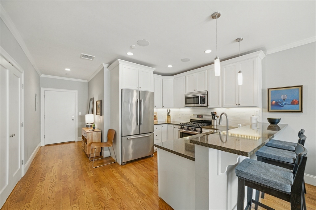 18 Robert St # 6