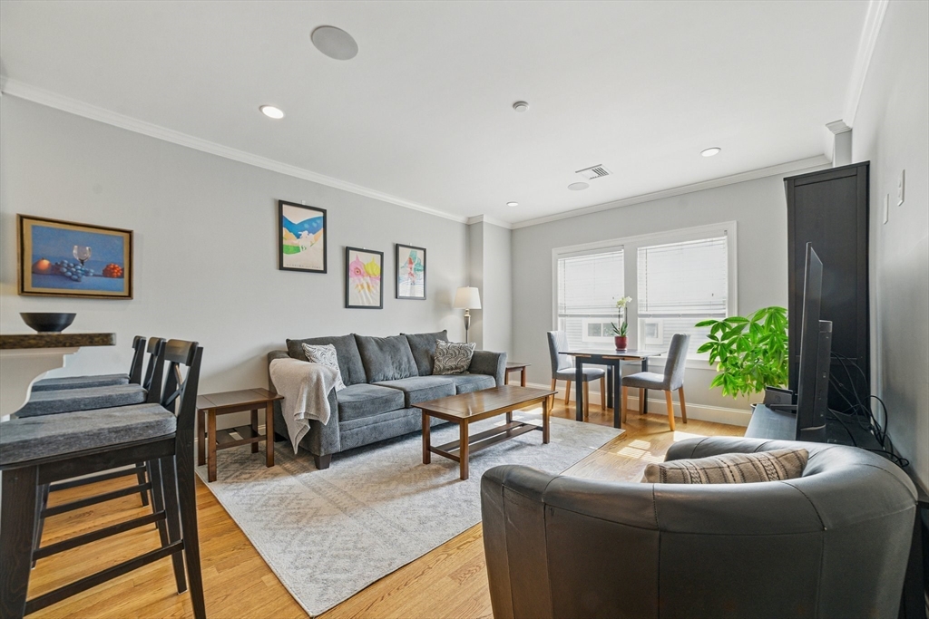 18 Robert St # 6