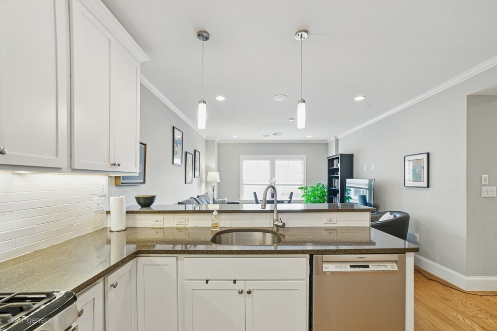 18 Robert St # 6