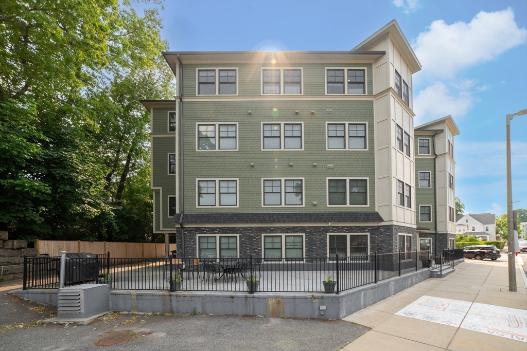 18 Robert St # 6