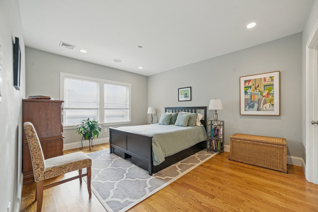 18 Robert St # 6