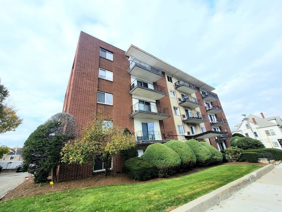 80 Main St # 20
