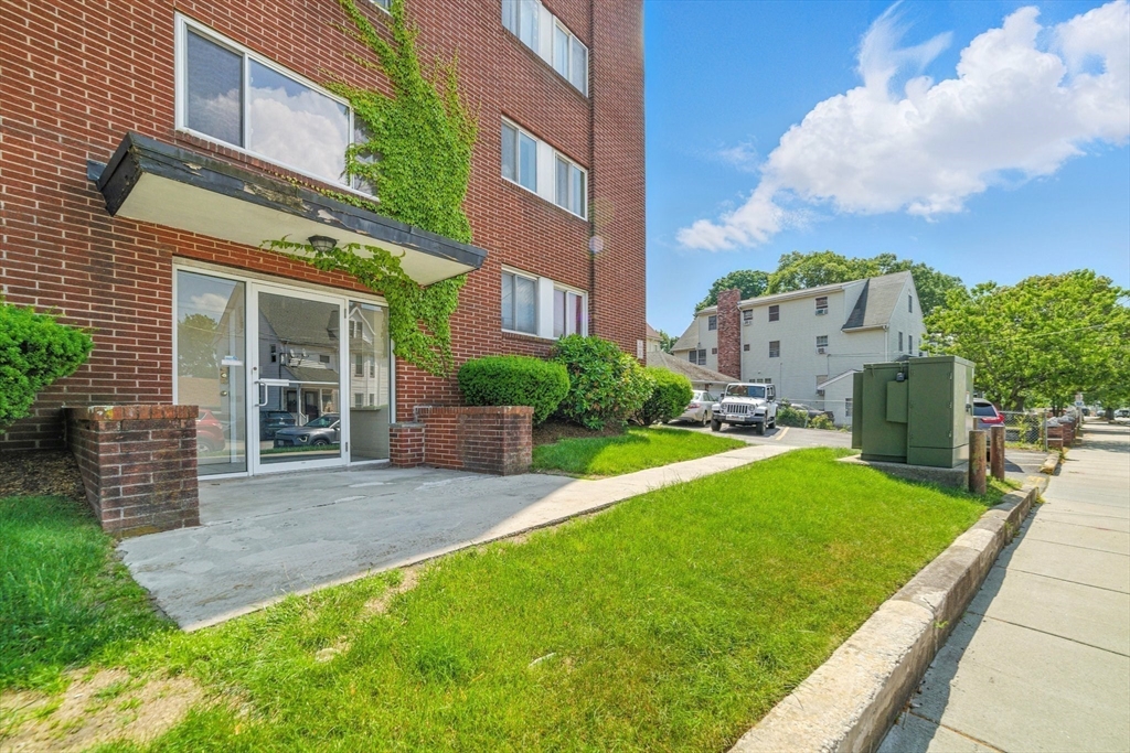 80 Main St # 20