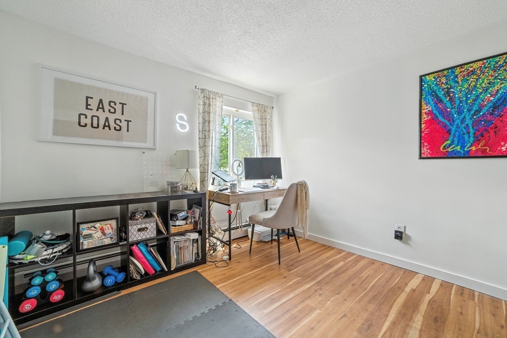 80 Main St # 20