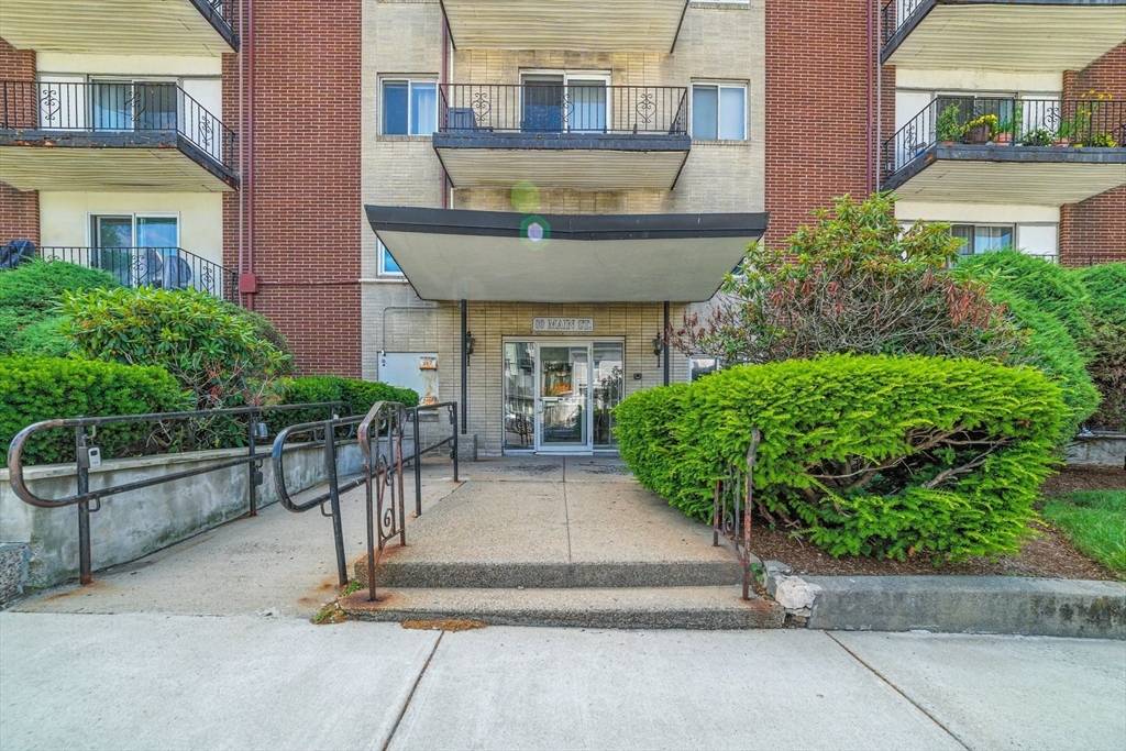 80 Main St # 20